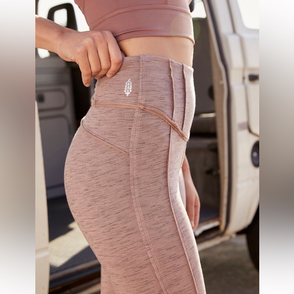 New with tags! FREE PEOPLE MOVEMENT Hybrid Legging in GREY Size XS - Picture 12 of 16